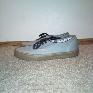 Vans Authentic Grey / Brown Gum Sneaker Shoes Mens Size 11 VANS OFF THE WALL